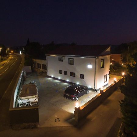 Jeli Apartments Стариград-Пакленица Стая снимка