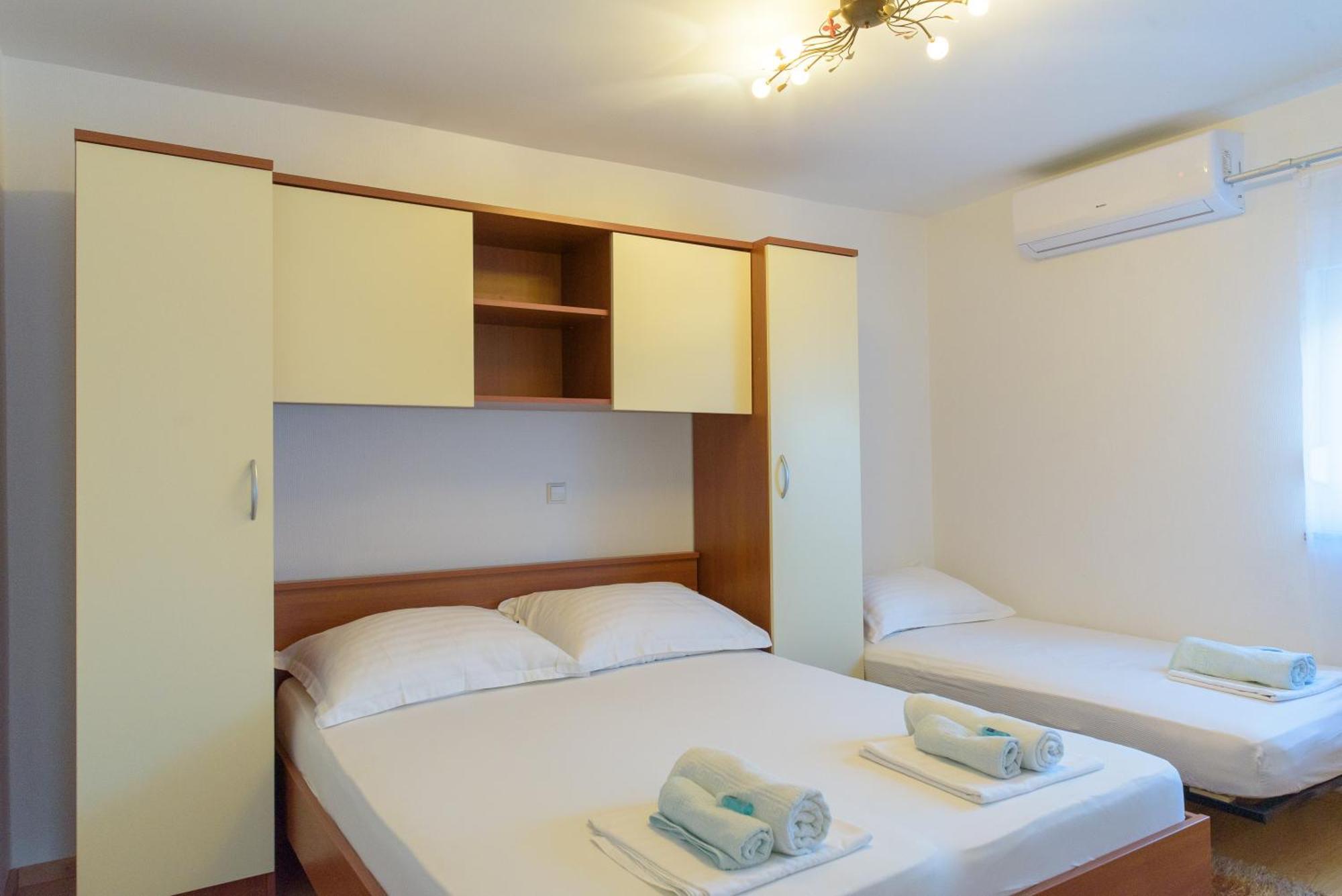 Jeli Apartments Стариград-Пакленица Стая снимка