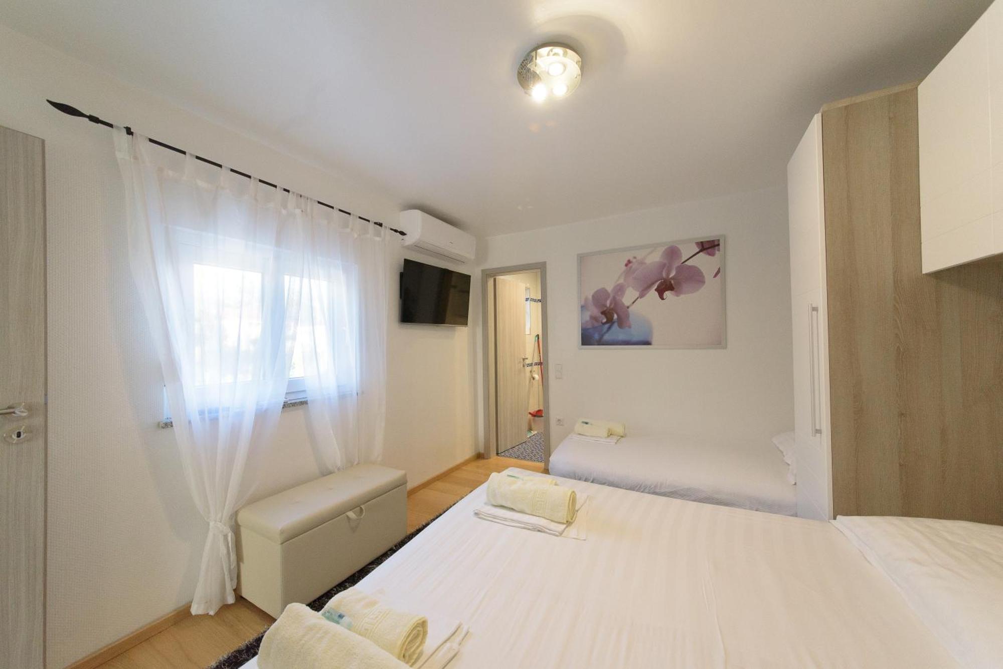 Jeli Apartments Стариград-Пакленица Стая снимка