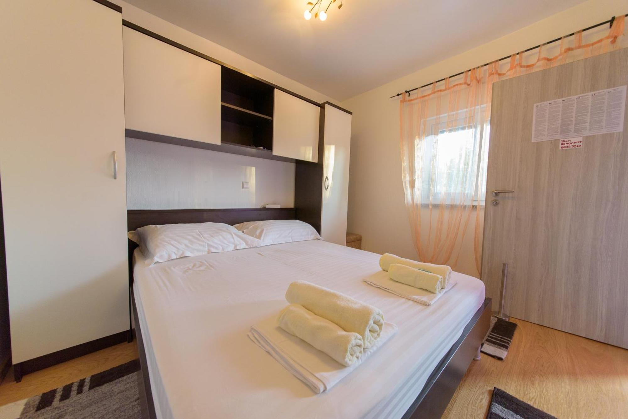 Jeli Apartments Стариград-Пакленица Стая снимка
