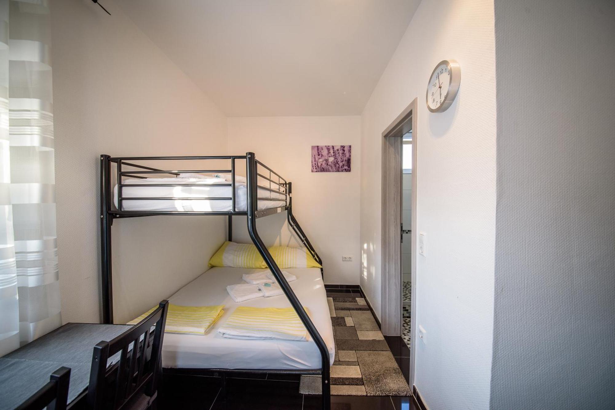 Jeli Apartments Стариград-Пакленица Стая снимка
