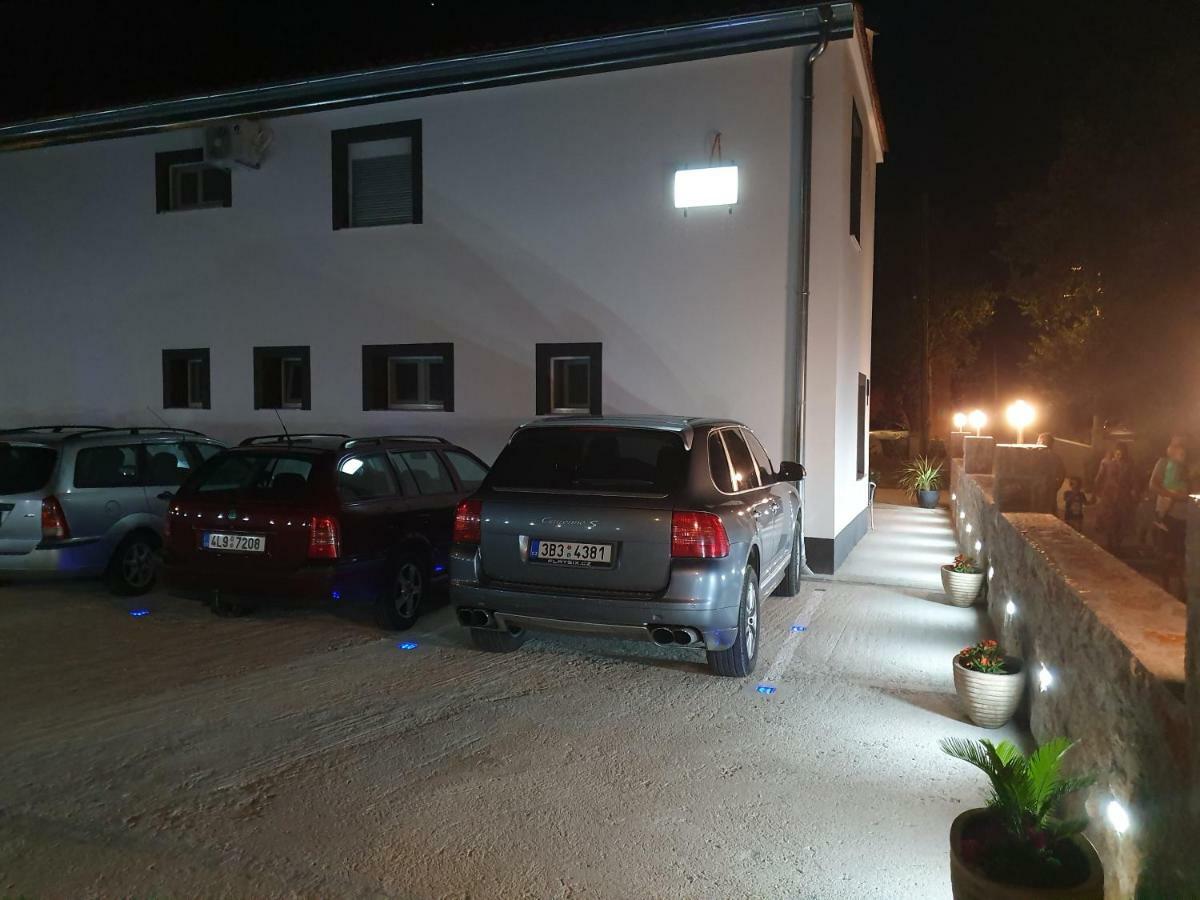 Jeli Apartments Стариград-Пакленица Екстериор снимка